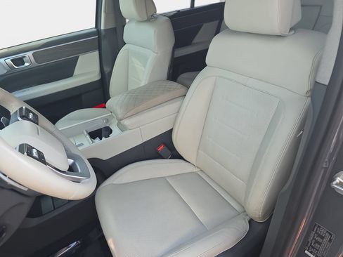 Used 2024 Hyundai Santa Fe Limited AWD/4WD image 15