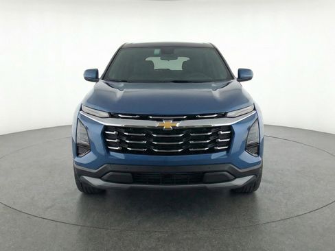 Used 2025 Chevrolet Equinox LT image 2
