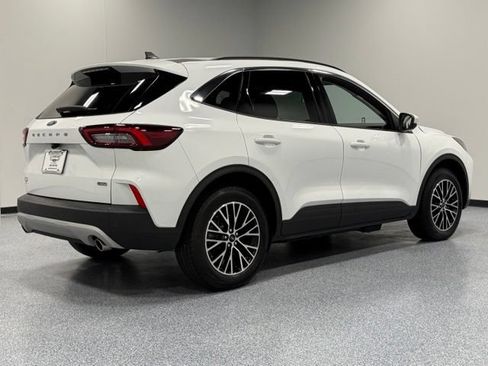 Used 2023 Ford Escape SE FWD image 12