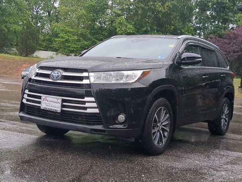 Used 2017 Toyota Highlander XLE AWD/4WD image 7