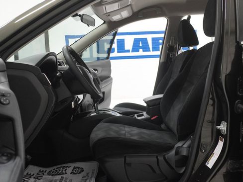 Used 2016 Nissan Rogue S w/ Appearance Package FWD image 5