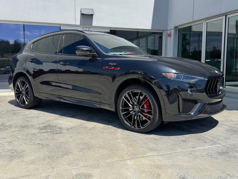 Used 2022 Maserati Levante Trofeo image 1