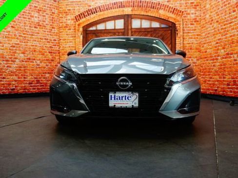 Certified 2025 Nissan Altima 2.5 SV image 2