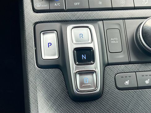 Used 2023 Hyundai Palisade Limited FWD image 17