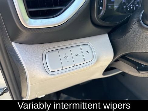 Used 2020 Hyundai Venue SEL FWD image 19