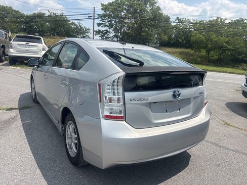 Used 2011 Toyota Prius Three w/ Solar Roof Pkg FWD image 10