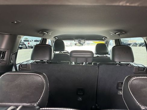 Used 2023 Jeep Grand Cherokee L Laredo image 15