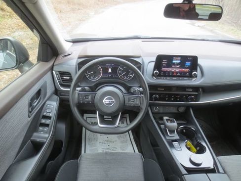 Used 2021 Nissan Rogue S image 9