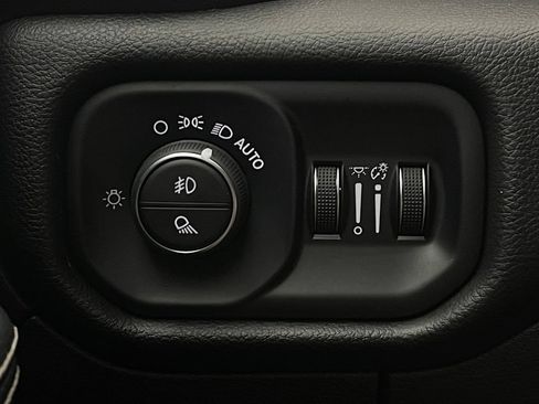 Used 2023 RAM 1500 Laramie AWD/4WD image 21