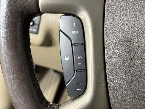 Used 2013 GMC Acadia Denali image 28