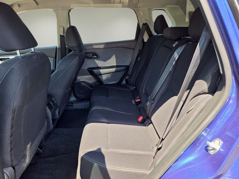 Used 2023 Nissan Rogue S FWD image 11
