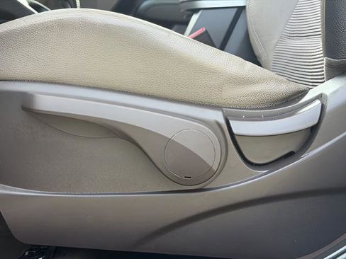 Used 2011 Hyundai Tucson GLS image 13