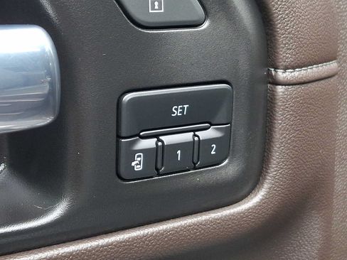 Used 2022 GMC Sierra 3500 Denali w/ Denali Ultimate Package AWD/4WD image 32