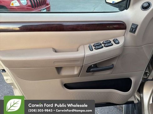 Used 2005 Ford Explorer Limited image 13