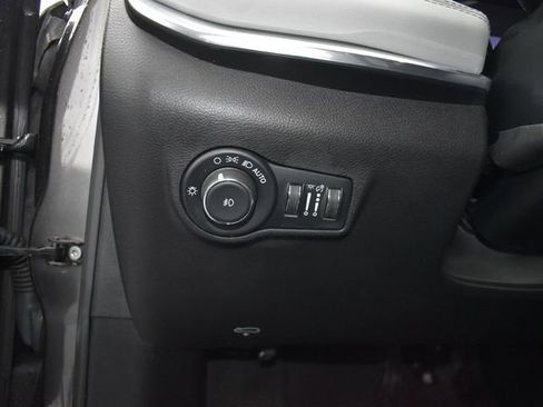 Used 2022 Jeep Compass Limited image 15