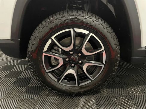 Used 2025 Jeep Compass Trailhawk AWD/4WD image 10