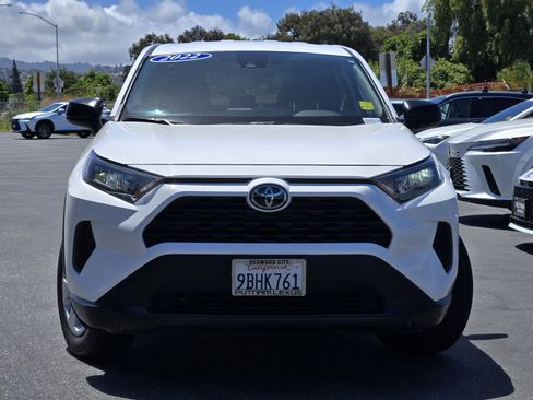 Used 2022 Toyota RAV4 LE FWD image 2