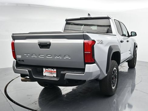 Used 2024 Toyota Tacoma TRD Off-Road AWD/4WD image 6