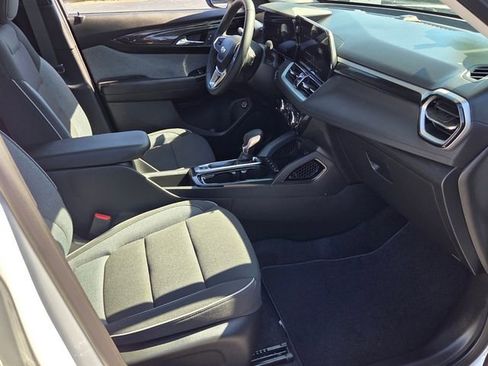 Used 2024 Chevrolet TrailBlazer LT w/ Convenience Package image 13