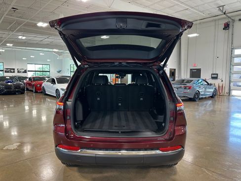 Used 2024 Jeep Grand Cherokee Limited RWD image 46
