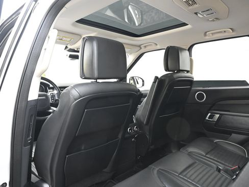 Used 2017 Land Rover Discovery HSE Luxury AWD/4WD image 16