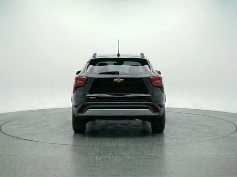 Used 2025 Chevrolet Trax LT w/ LT Convenience Package image 7