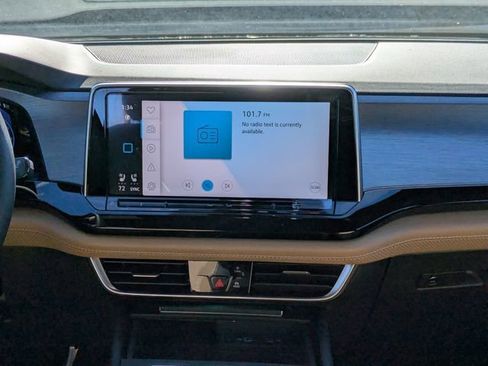 New 2026 Volkswagen Atlas Cross Sport SE FWD image 18
