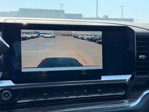 Used 2024 Chevrolet Silverado 1500 LT image 24