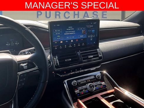 Used 2024 Lincoln Navigator L Reserve AWD/4WD image 11