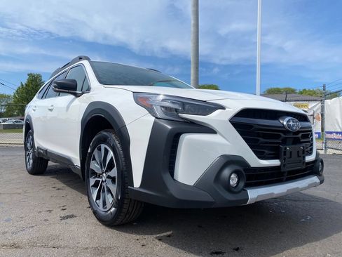 Used 2023 Subaru Outback Limited AWD/4WD image 34