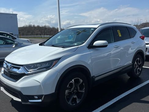 Used 2019 Honda CR-V Touring image 2