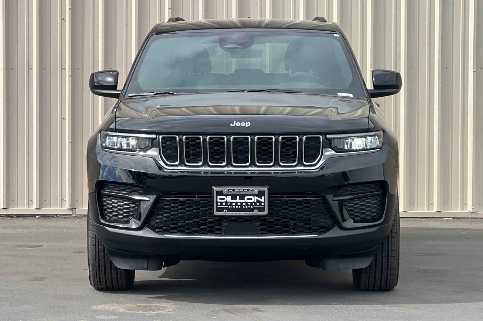 New 2026 Jeep Grand Cherokee Laredo X AWD/4WD image 2