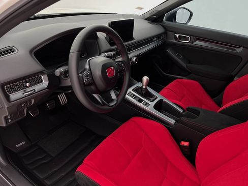 Used 2025 Honda Civic Type R image 12
