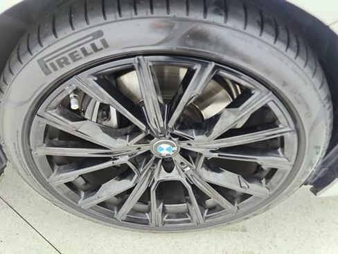 Used 2022 BMW 740i w/ M Sport Package image 60