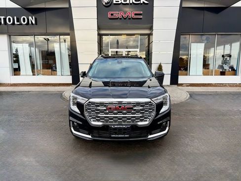 Used 2023 GMC Terrain Denali w/ Black Diamond Edition image 6