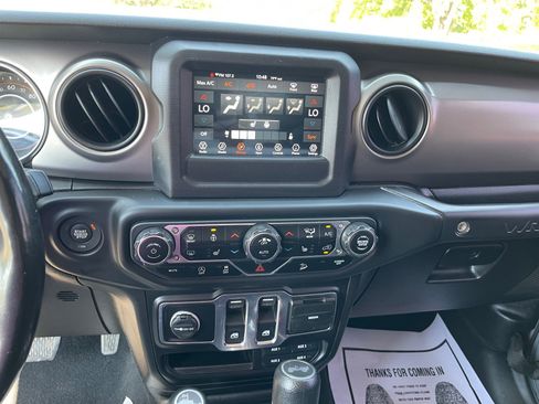 Used 2020 Jeep Wrangler Sport image 10