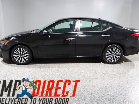 Used 2024 Nissan Altima 2.5 SV FWD image 10