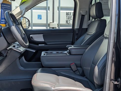 Certified 2025 Ford Expedition Active RWD image 24