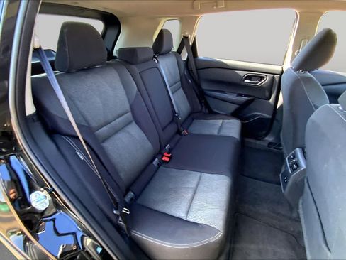 Used 2025 Nissan Rogue SV FWD image 20