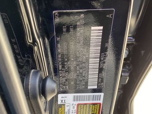 Used 2024 Toyota Highlander Limited AWD/4WD image 37