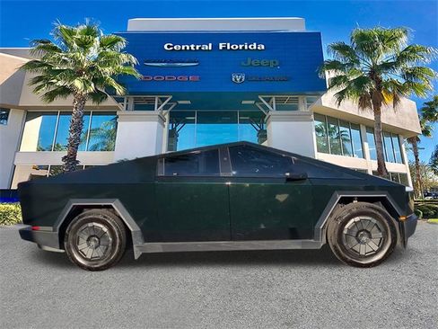 Used 2024 Tesla Cybertruck AWD Crew Cab image 4