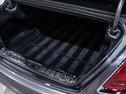 Used 2017 Rolls-Royce Wraith RWD image 41
