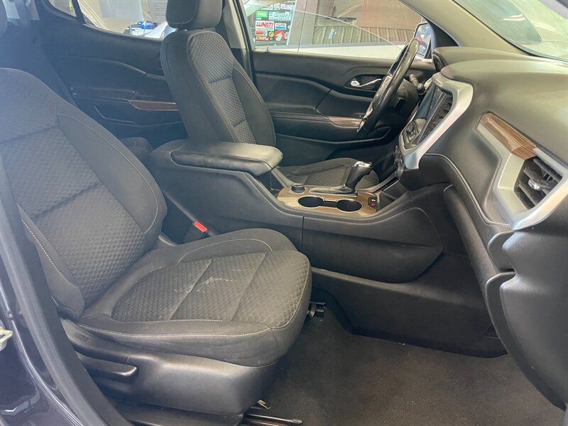 Used 2018 GMC Acadia SLE AWD/4WD image 17
