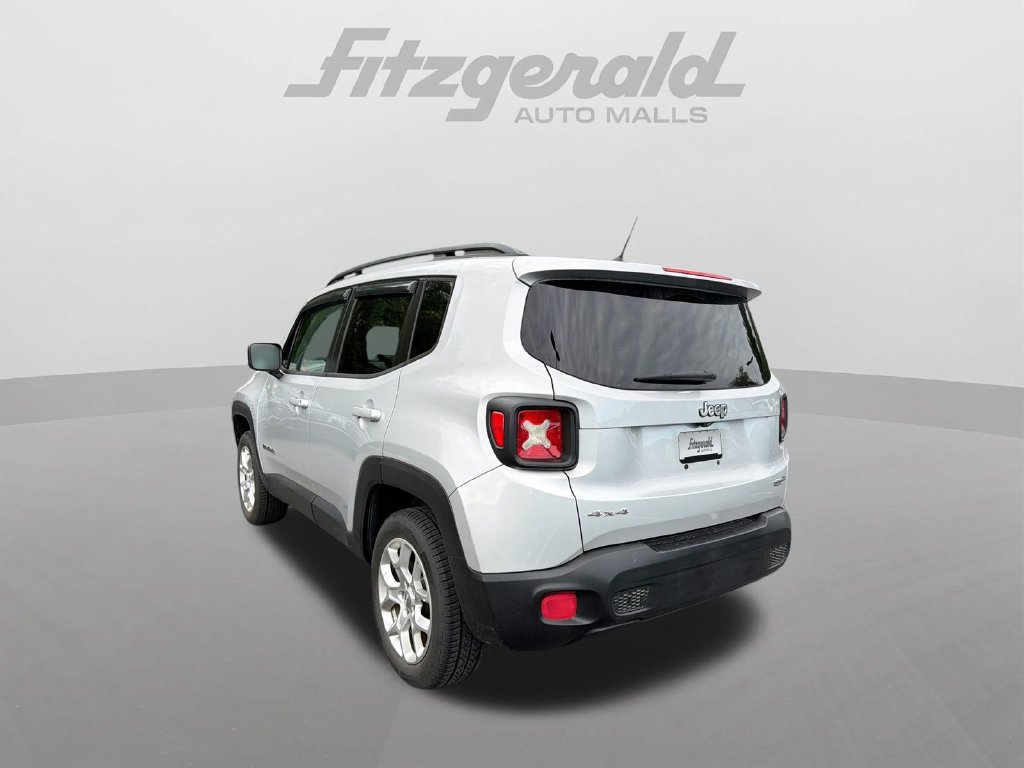 Used 2015 Jeep Renegade Latitude AWD/4WD image 9
