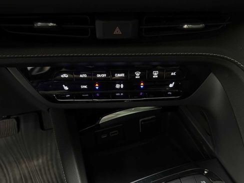 Used 2021 Buick Envision Essence w/ Sport Touring Package image 23