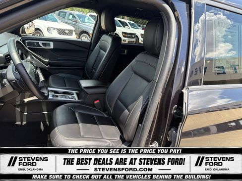 Used 2020 Ford Explorer XLT w/ Equipment Group 202A AWD/4WD image 16