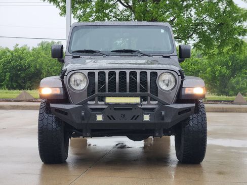 Used 2021 Jeep Gladiator Sport AWD/4WD image 2