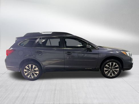 Used 2017 Subaru Outback 3.6R Limited image 8