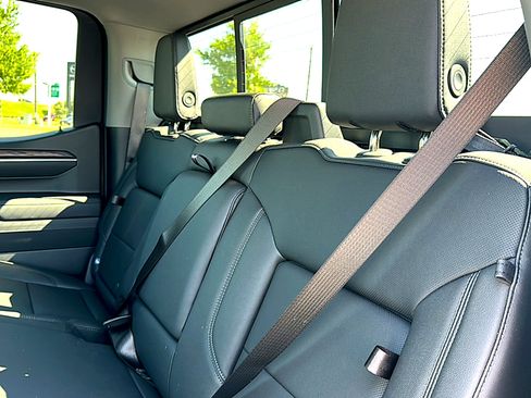 Used 2026 GMC Sierra 1500 SLT AWD/4WD image 20