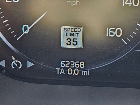 Used 2020 Volvo XC60 T6 Momentum image 33